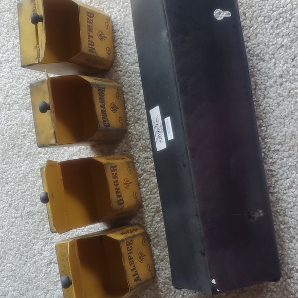 Spice rack decor - Picture 4 of 8